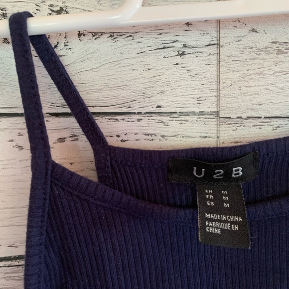 Tank tops - Picture 2 of 3